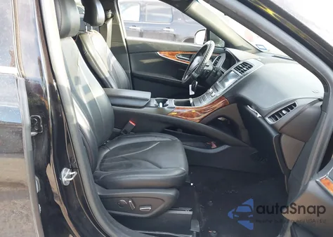 2019 Lincoln Nautilus Reserve z USA, uszkodzony, nr VIN 2LMPJ6L90KBL16914